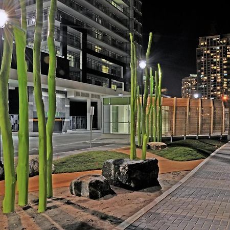Square One Fully Furnished Suite ميسيسوجا المظهر الخارجي الصورة