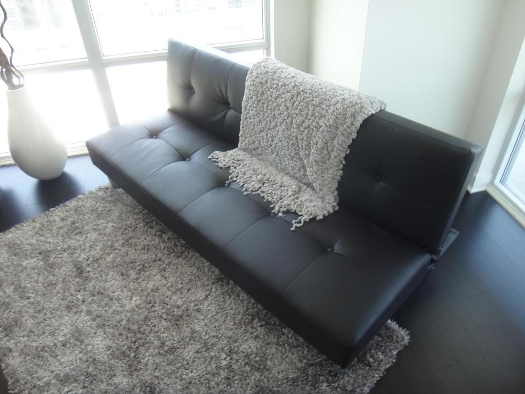 Square One Fully Furnished Suite ميسيسوجا المظهر الخارجي الصورة