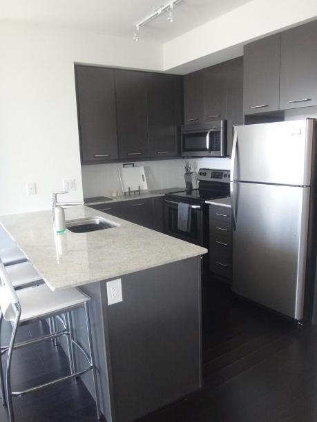 Square One Fully Furnished Suite ميسيسوجا المظهر الخارجي الصورة