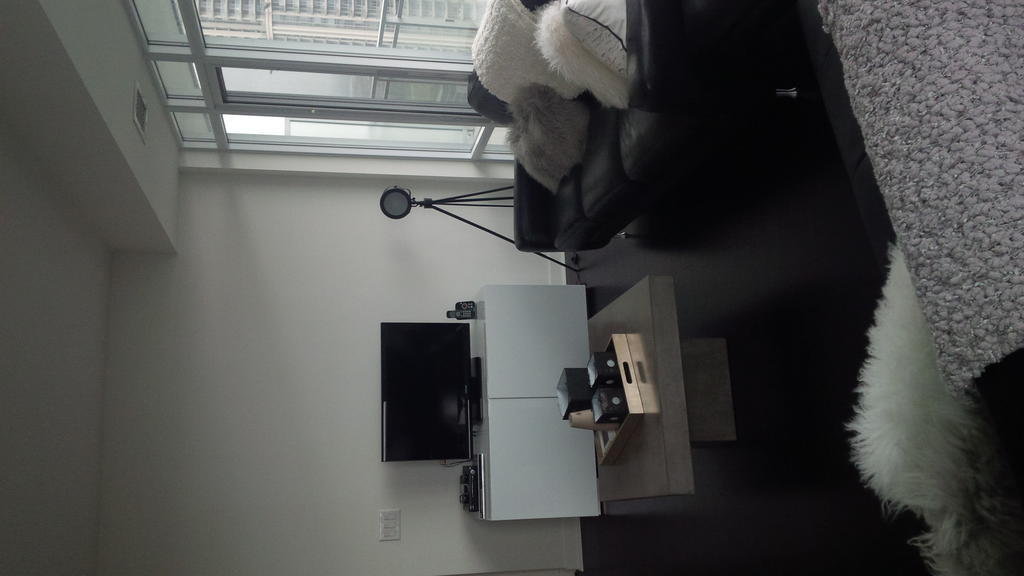 Square One Fully Furnished Suite ميسيسوجا الغرفة الصورة