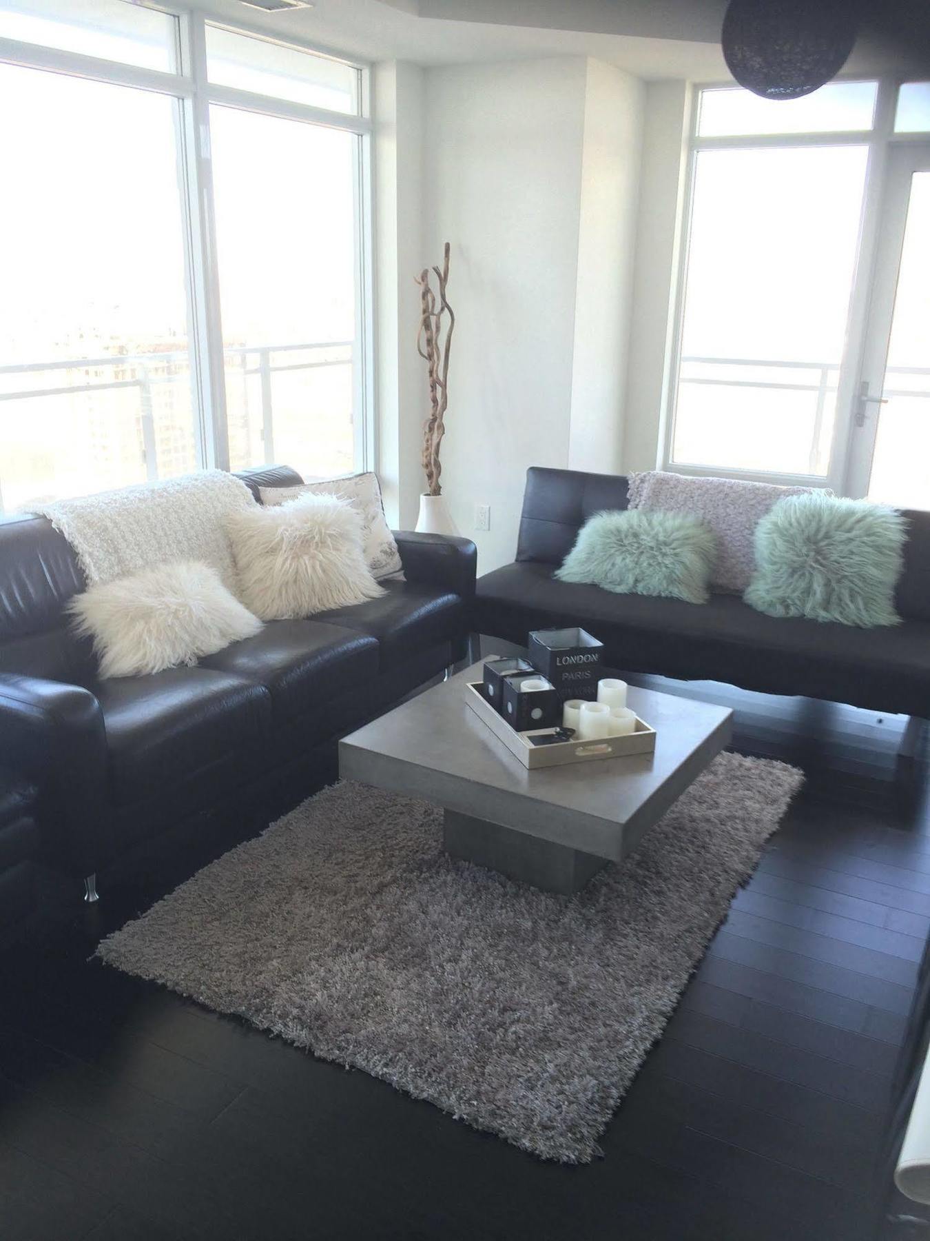 Square One Fully Furnished Suite ميسيسوجا المظهر الخارجي الصورة