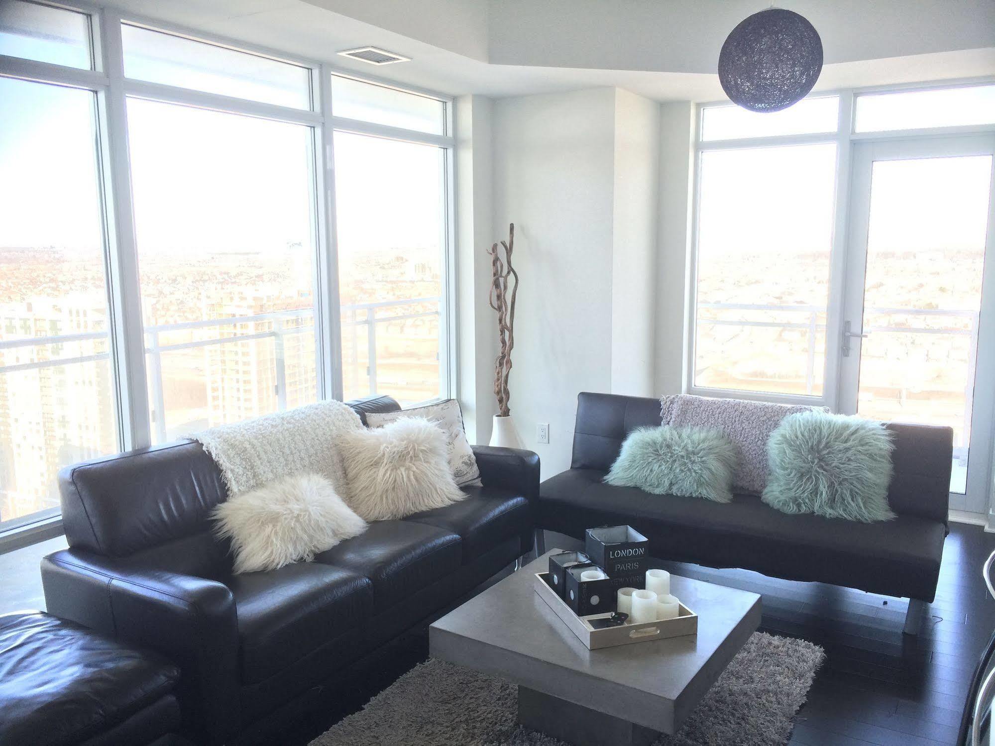 Square One Fully Furnished Suite ميسيسوجا المظهر الخارجي الصورة